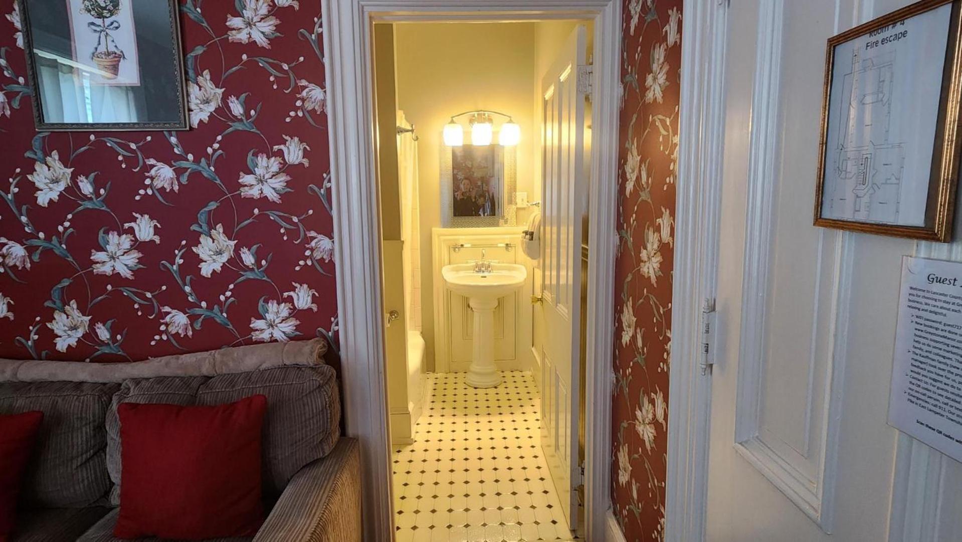 Greystone Manor Bed & Breakfast Bird-in-Hand Exterior foto