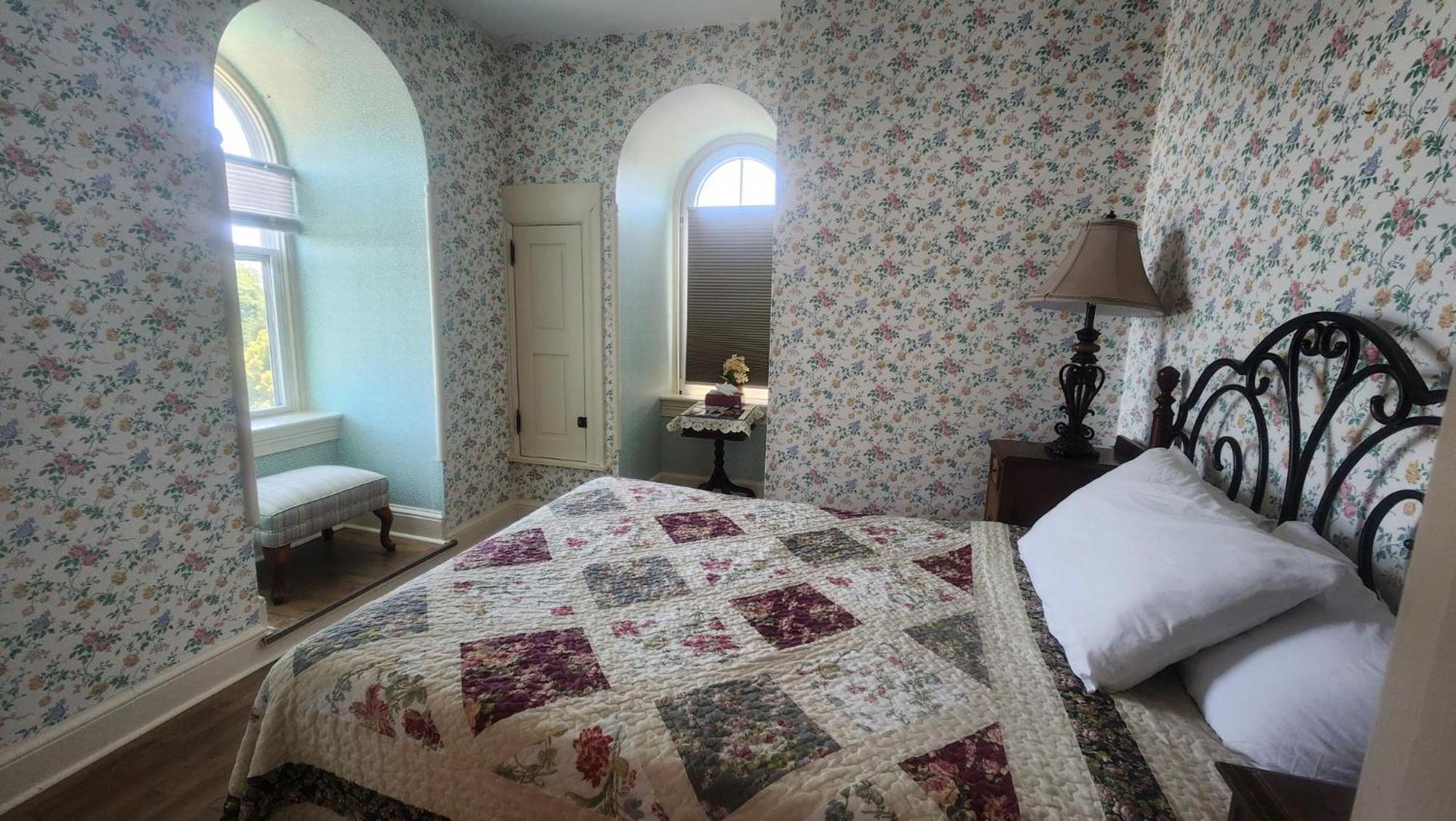 Greystone Manor Bed & Breakfast Bird-in-Hand Exterior foto