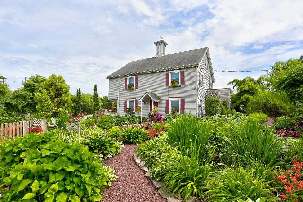 Greystone Manor Bed & Breakfast Bird-in-Hand Exterior foto